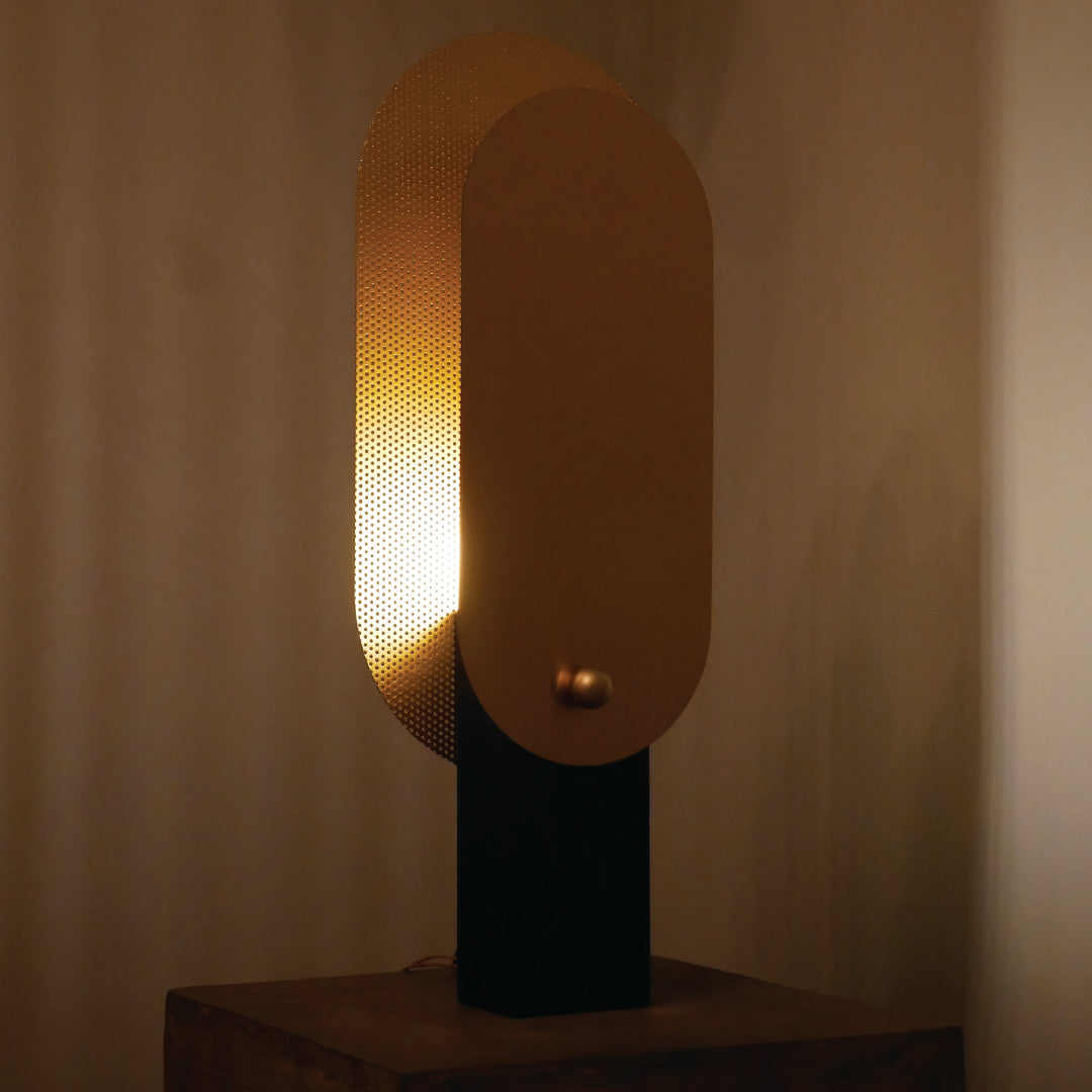 Overlapping Elongated Disc Table Light | Ivanka Lumiere