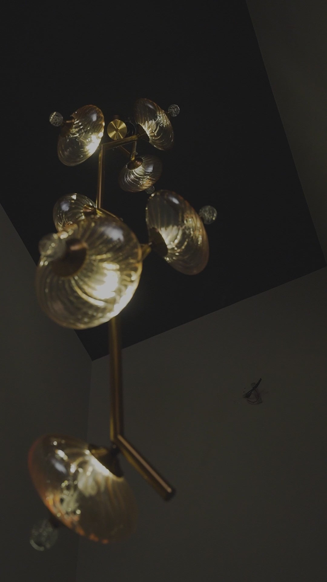 Vertical Crystal Light | Ivanka Lumiere