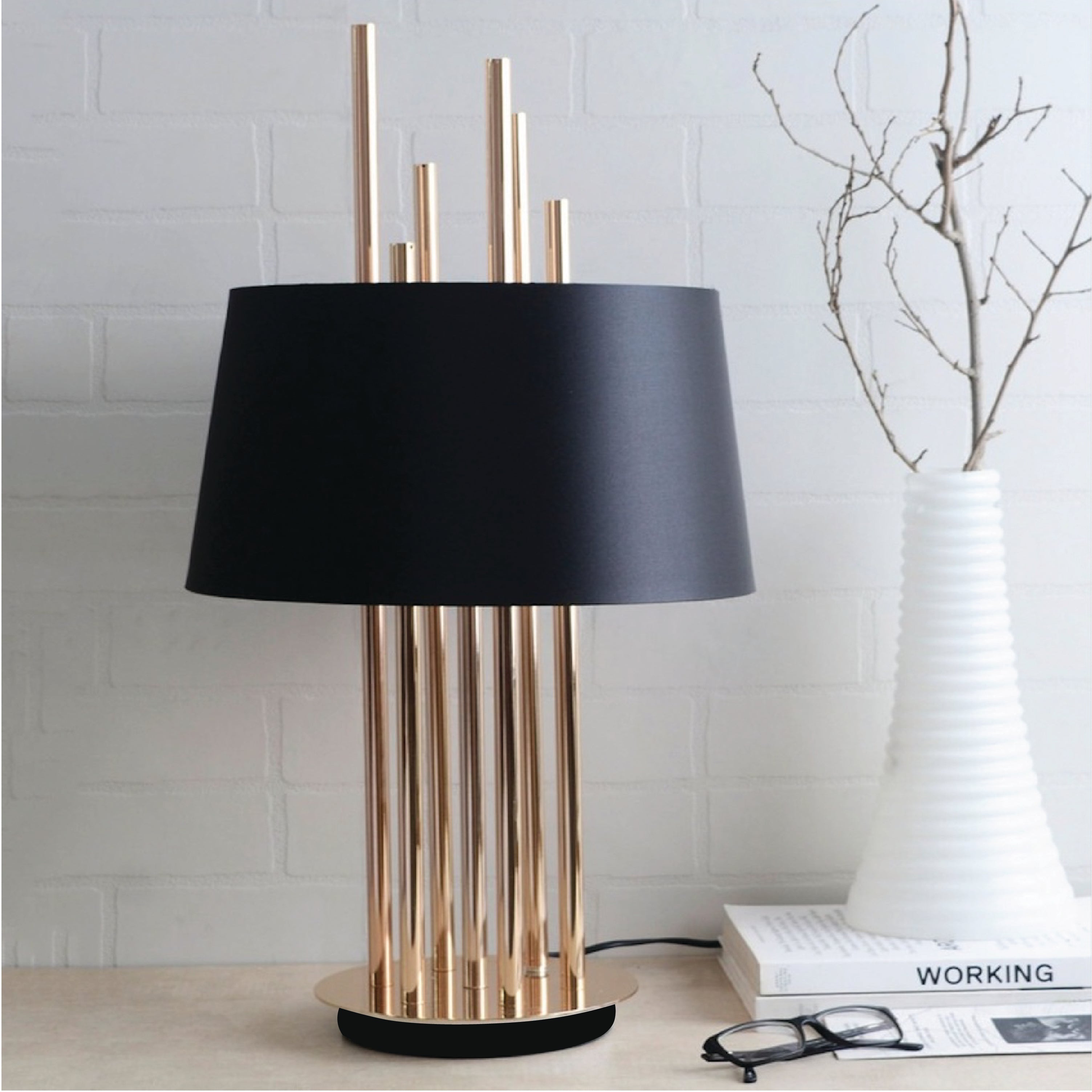 Flamingo Black Table Light | Ivanka Lumiere