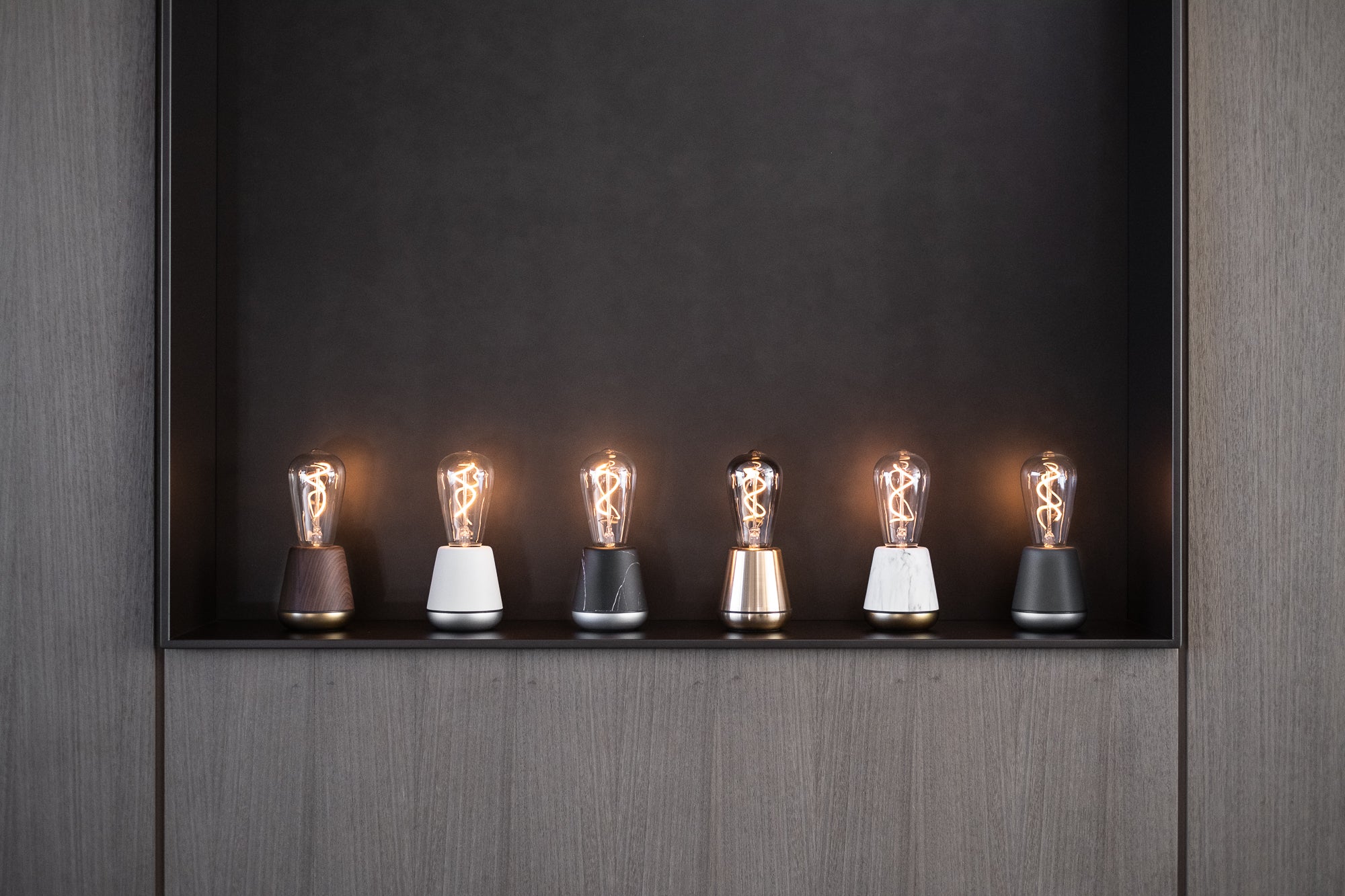 Humble One Table Light Gold | Ivanka Lumiere