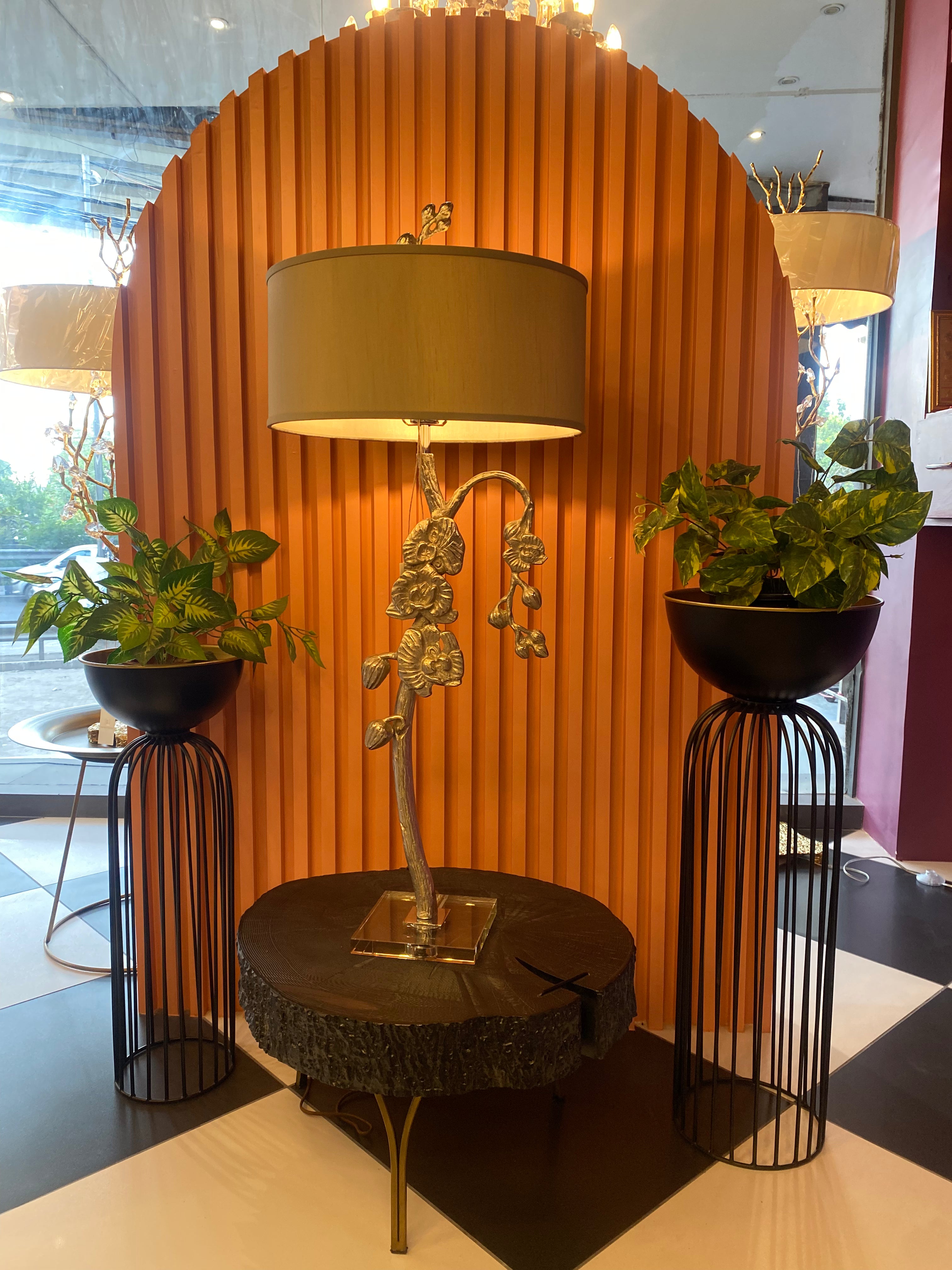 Floral Brass Table Light| Ivanka Lumiere