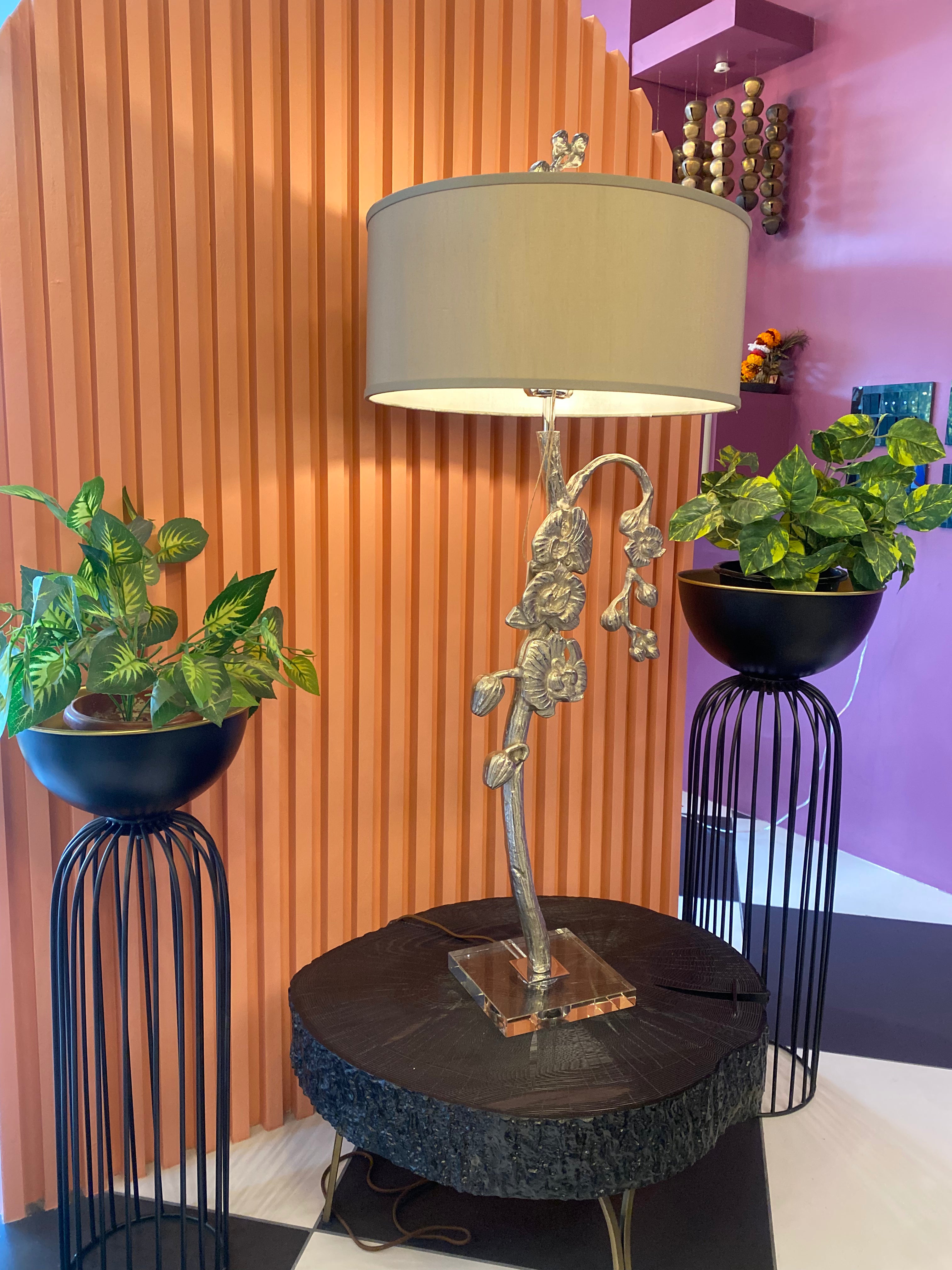 Floral Brass Table Light| Ivanka Lumiere