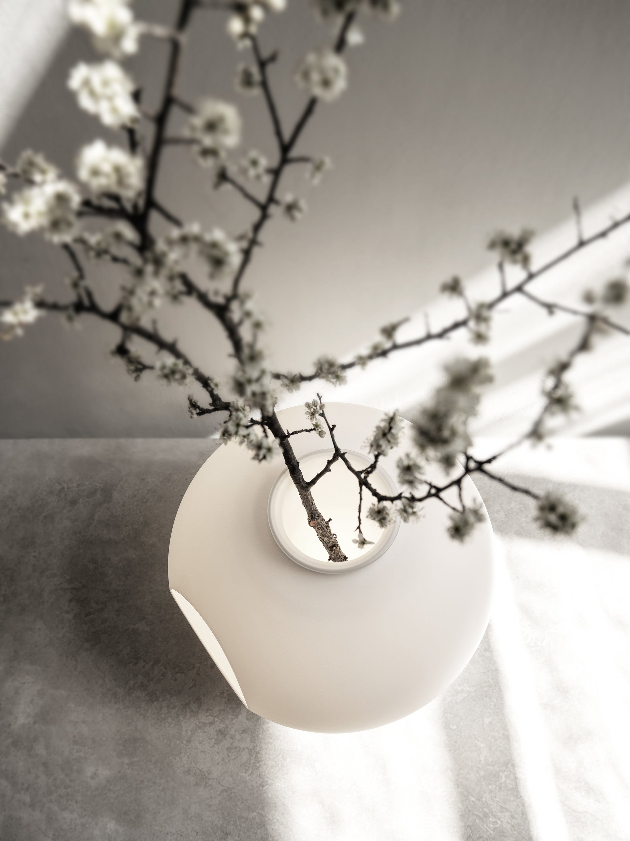 Glowing Vase Table Light | Ivanka Lumiere