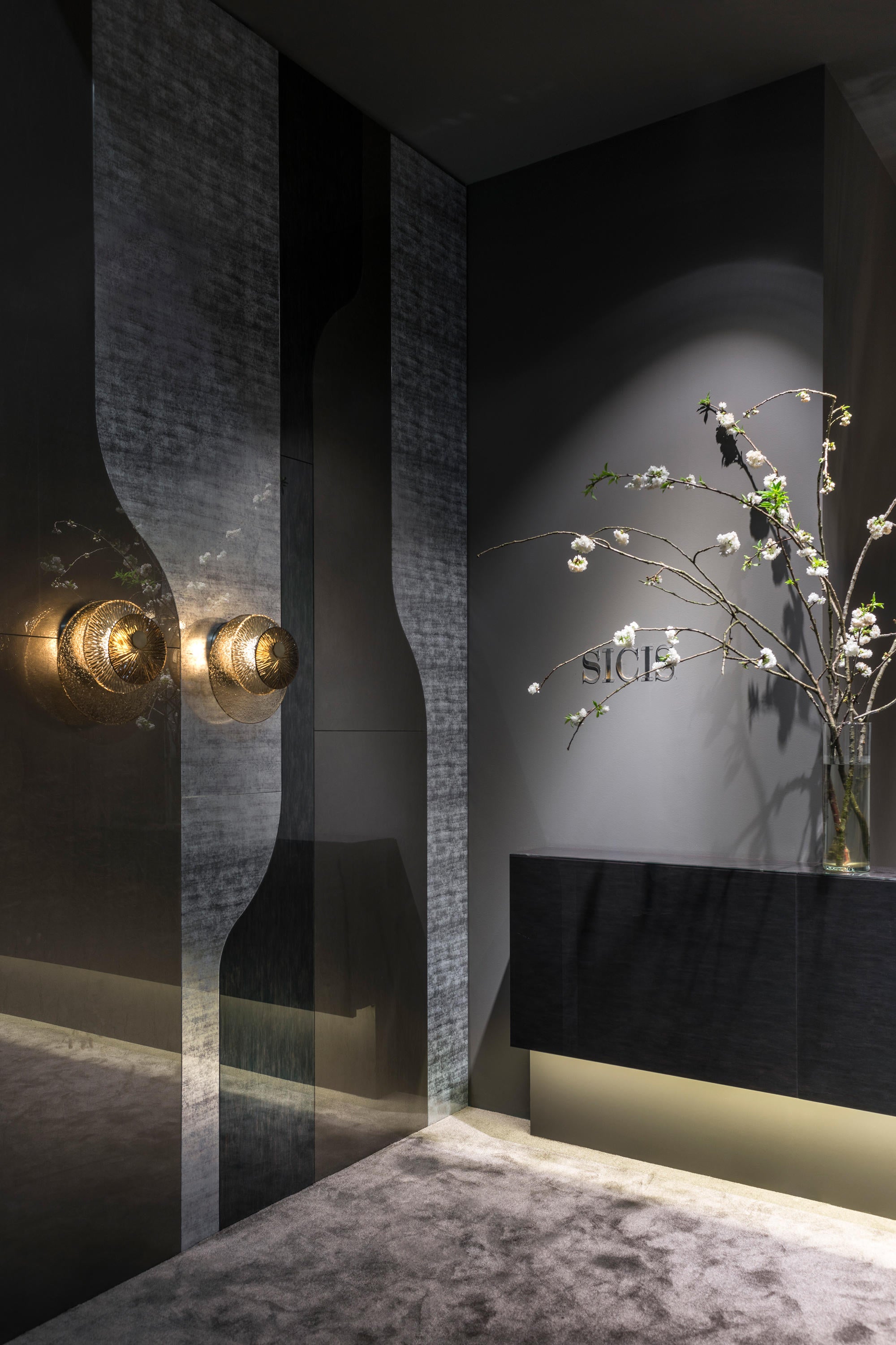CASABLANCA GLASS DISC WALL LIGHT