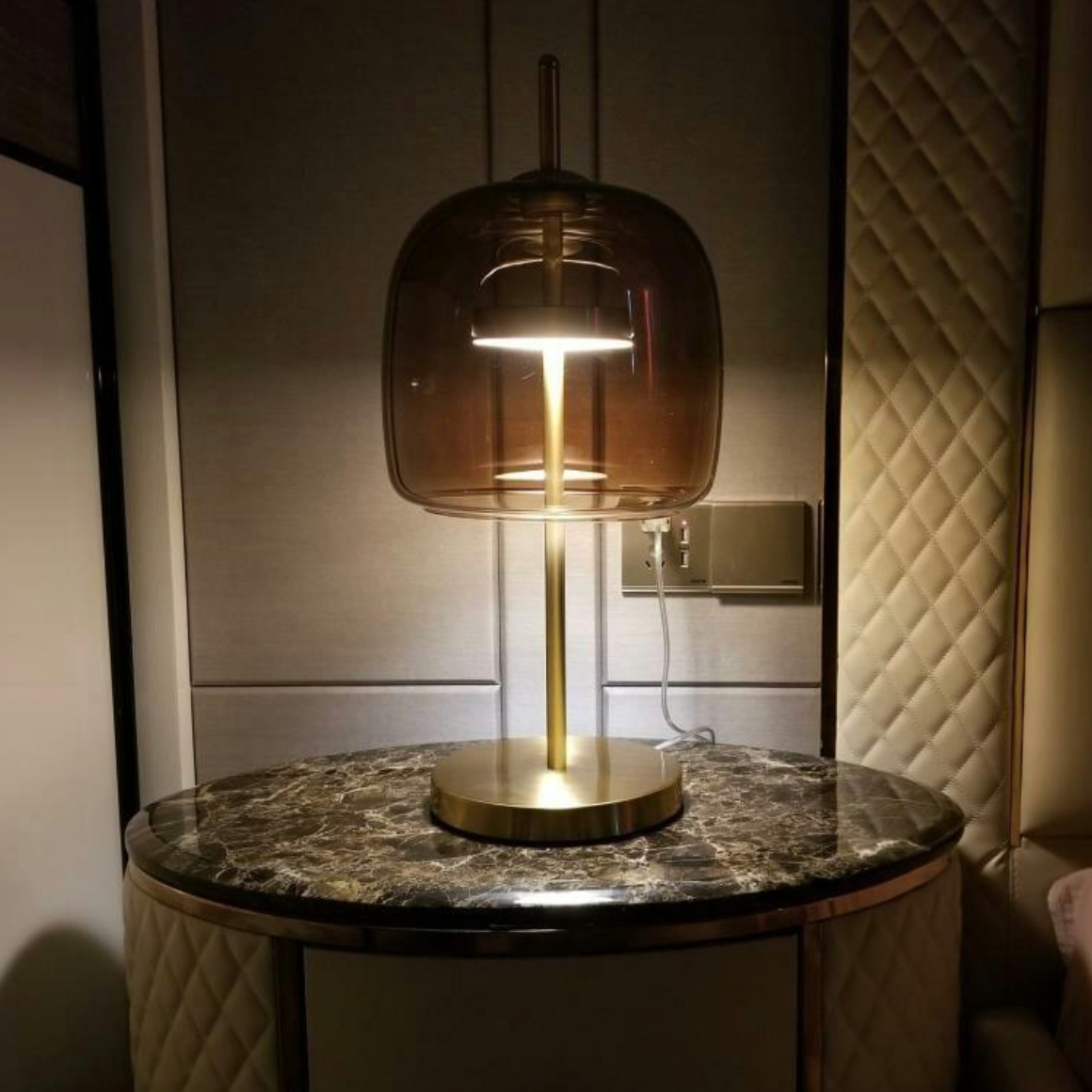 Retro Chic Table Light  | Ivanka Lumiere